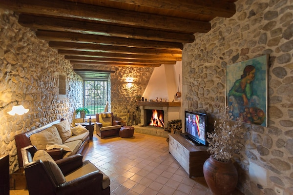 Foto van Ruim huis in Navata - Vakantiehuis in Navata - LivingRoom