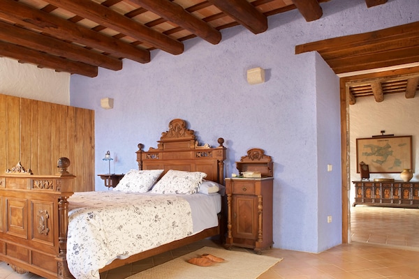 Foto van Ruim huis in Navata - Vakantiehuis in Navata - BedRoom
