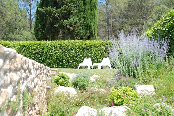 Foto van Ruim huis in Navata - Vakantiehuis in Navata - GardenSummer