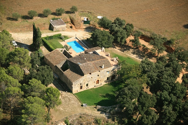 Foto van Ruim huis in Navata - Vakantiehuis in Navata - ExteriorSummer