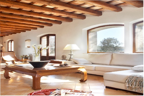 Foto van Ruim huis in Navata - Vakantiehuis in Navata - LivingRoom