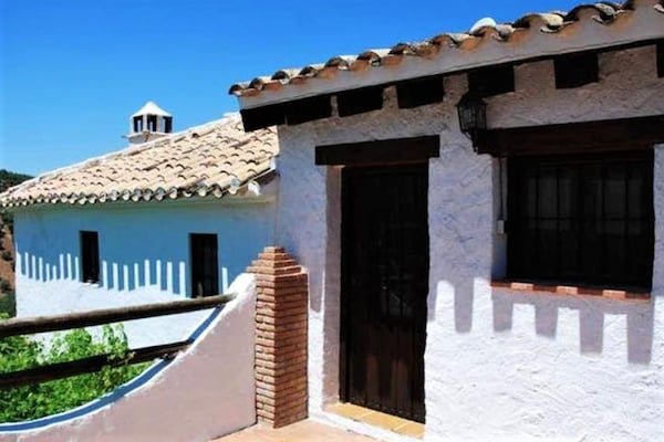 Foto van Cottage in Andalusië bij Sierras Subbéticas - Vakantiehuis in Andalucía - TerraceBalcony
