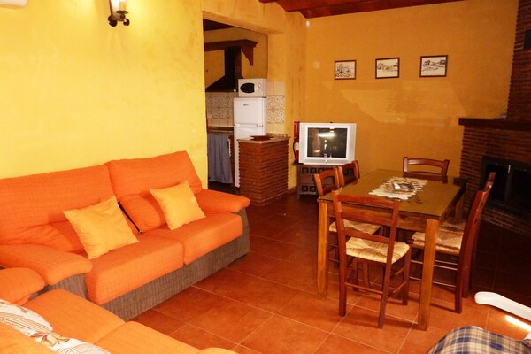 Foto van Villa in Andalusië met privézwembad - Vakantiehuis in Fuentes de Cesna - LivingRoom