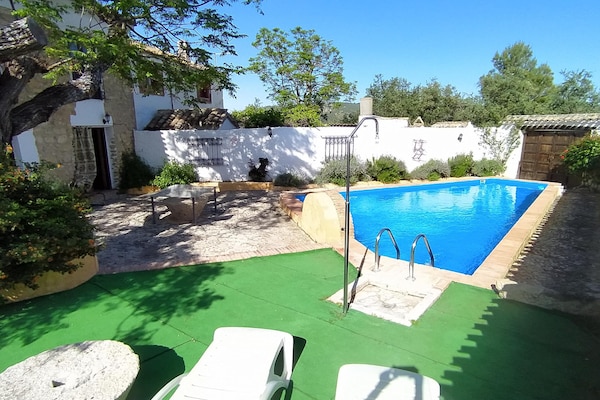 Foto van Boerderij bij Iznajar Meer - Vakantiehuis in Fuentes de Cesna - PoolOfHouse