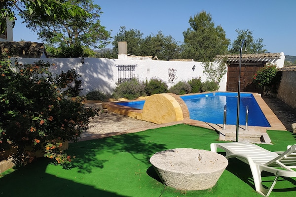 Foto van Boerderij bij Iznajar Meer - Vakantiehuis in Fuentes de Cesna - PoolOfHouse