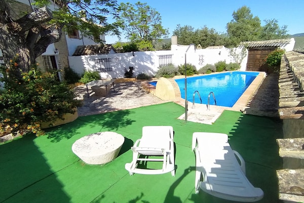 Foto van Boerderij bij Iznajar Meer - Vakantiehuis in Fuentes de Cesna - PoolOfHouse