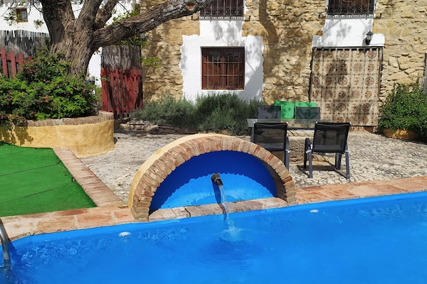 Foto van Boerderij bij Iznajar Meer - Vakantiehuis in Fuentes de Cesna - PoolOfHouse