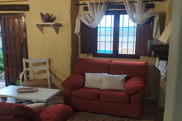 Foto van Boerderij bij Iznajar Meer - Vakantiehuis in Fuentes de Cesna - LivingRoom
