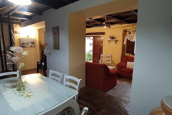 Foto van Boerderij bij Iznajar Meer - Vakantiehuis in Fuentes de Cesna - DiningRoom