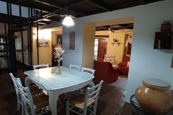 Foto van Boerderij bij Iznajar Meer - Vakantiehuis in Fuentes de Cesna - DiningRoom