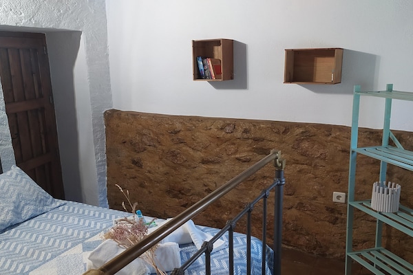 Foto van Boerderij bij Iznajar Meer - Vakantiehuis in Fuentes de Cesna - BedRoom