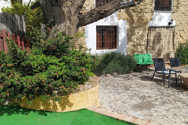 Foto van Boerderij bij Iznajar Meer - Vakantiehuis in Fuentes de Cesna - GardenSummer