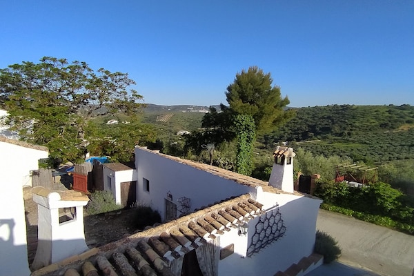 Foto van Boerderij bij Iznajar Meer - Vakantiehuis in Fuentes de Cesna - ExteriorSummer