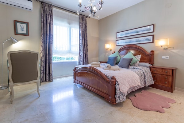 Foto van Villa in Salobrena bij Tropisch Zwembad & Strand - Vakantiehuis in Salobreña - BedRoom