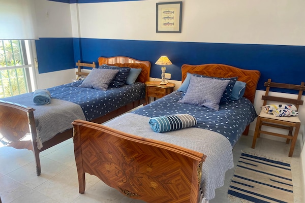 Foto van Villa in Salobrena bij Tropisch Zwembad & Strand - Vakantiehuis in Salobreña - BedRoom