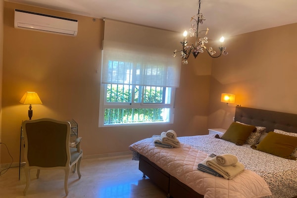 Foto van Villa in Salobrena bij Tropisch Zwembad & Strand - Vakantiehuis in Salobreña - BedRoom