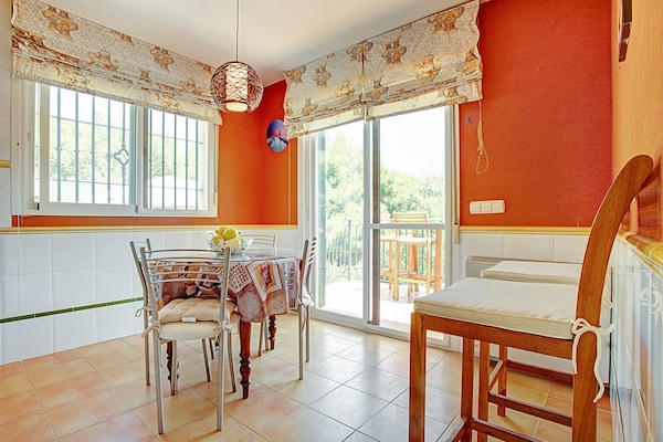 Foto van Villa in Salobrena bij Tropisch Zwembad & Strand - Vakantiehuis in Salobreña - DiningRoom