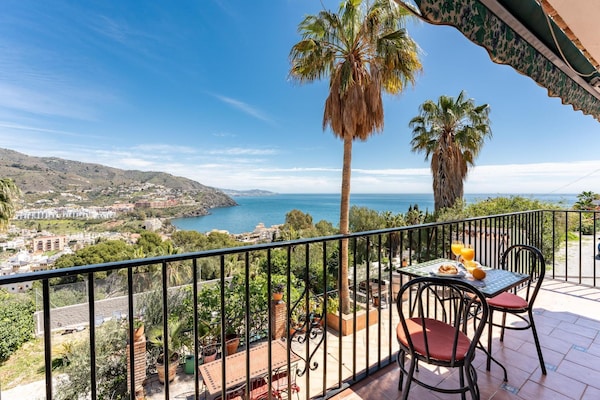 Foto van Faro's Sun Beach Villa in Almuñecar - Vakantiehuis in Almuñécar - TerraceBalcony