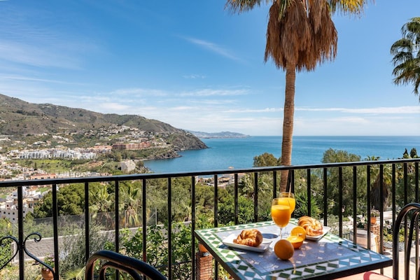 Foto van Faro's Sun Beach Villa in Almuñecar - Vakantiehuis in Almuñécar - ViewSummer
