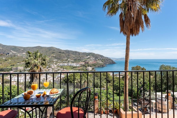 Foto van Faro's Sun Beach Villa in Almuñecar - Vakantiehuis in Almuñécar - ViewSummer