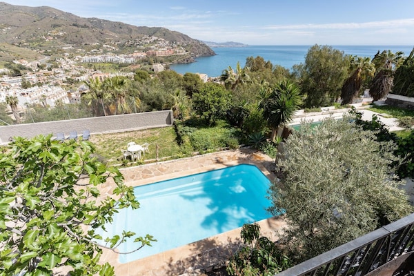 Foto van Faro's Sun Beach Villa in Almuñecar - Vakantiehuis in Almuñécar - ViewSummer
