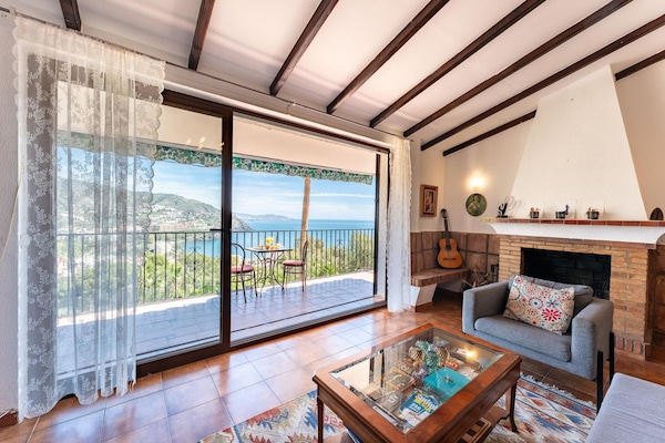 Foto van Faro's Sun Beach Villa in Almuñecar - Vakantiehuis in Almuñécar - LivingRoom