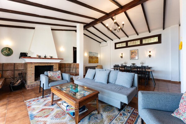 Foto van Faro's Sun Beach Villa in Almuñecar - Vakantiehuis in Almuñécar - LivingRoom