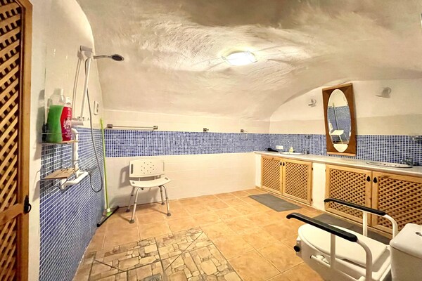 Foto van Grotwoning in Cúllar bij Tabernas Woestijn - Vakantiehuis in Cúllar - BathRoom