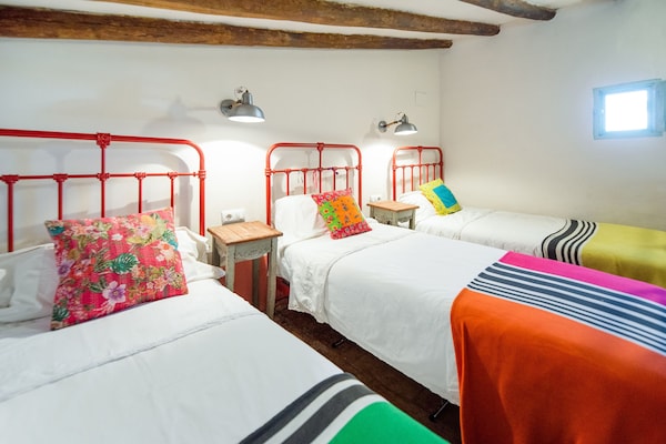 Foto van Vakantiehuis Fraga met privézwembad - Vakantiehuis in Fraga - BedRoom