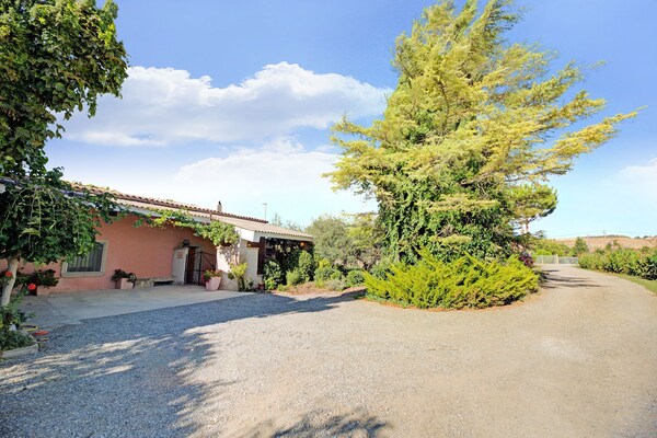 Foto van Vakantiehuis Fraga met privézwembad - Vakantiehuis in Fraga - ExteriorSummer