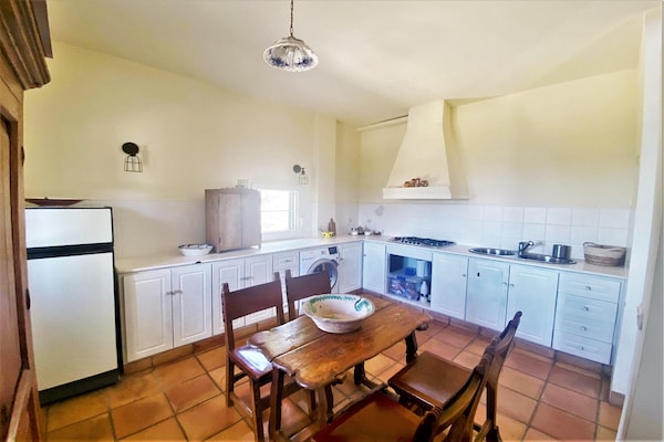 Foto van Villa in Torres met zwembad bij Sierra Mágina - Vakantiehuis in Torres - Kitchen
