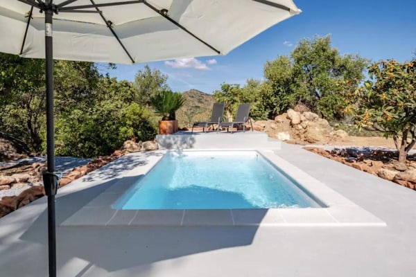 Foto van Villa met 5 slaapkamers, zwembad, Swimjet en Jacuzzi - PoolOfHouse