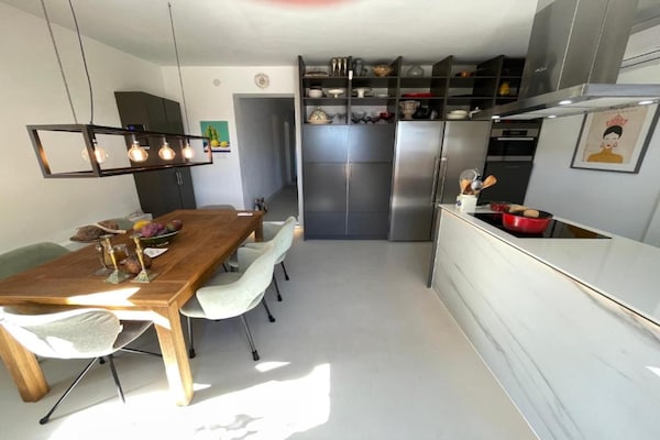 Foto van Villa met 5 slaapkamers, zwembad, Swimjet en Jacuzzi - DiningRoom