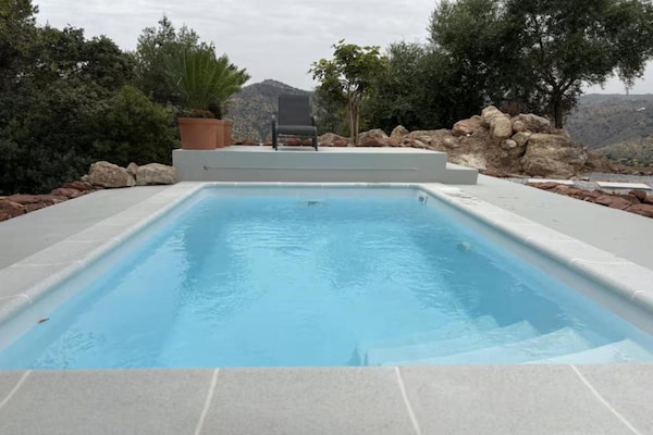 Foto van Villa met 5 slaapkamers, zwembad, Swimjet en Jacuzzi - PoolOfHouse