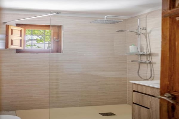 Foto van Villa met 5 slaapkamers, zwembad, Swimjet en Jacuzzi - BathRoom
