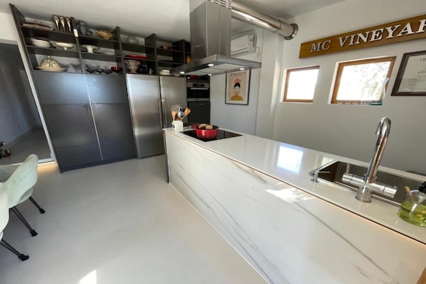 Foto van Villa met 5 slaapkamers, zwembad, Swimjet en Jacuzzi - Kitchen