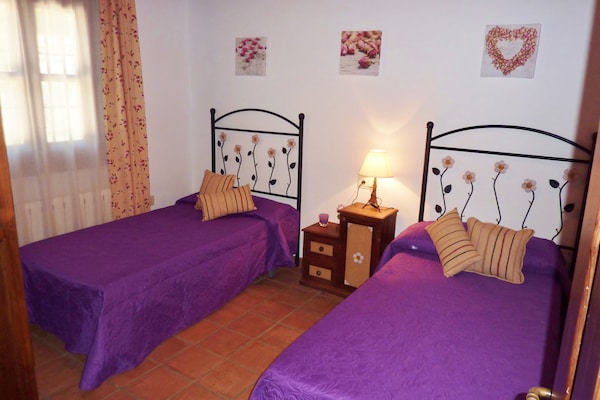 Foto van Villa-ontsnapping op het platteland - Vakantiehuis in Villanueva de la Concepción - BedRoom