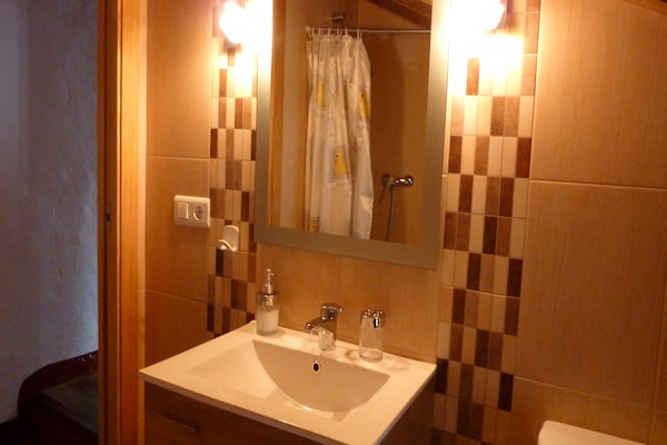 Foto van Cottage bij El Torcal natuurgebied - Vakantiehuis in Málaga - BathRoom