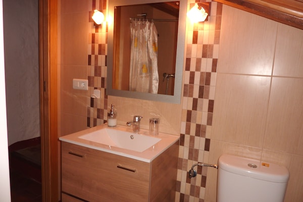Foto van Cottage bij El Torcal natuurgebied - Vakantiehuis in Málaga - BathRoom