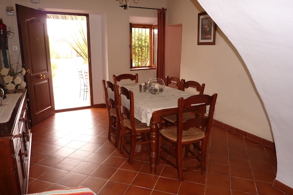 Foto van Cottage bij El Torcal natuurgebied - Vakantiehuis in Málaga - DiningRoom