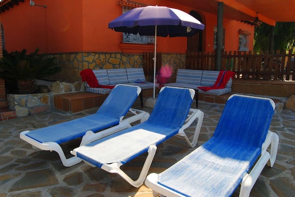 Foto van Villa in Andalusië met prachtig uitzicht - Vakantiehuis in Villanueva de la Concepción - TerraceBalcony