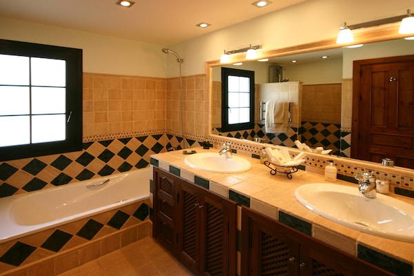 Foto van Villa in Andalusiכ met sauna - Vakantiehuis in Villanueva de la Concepción - BathRoom