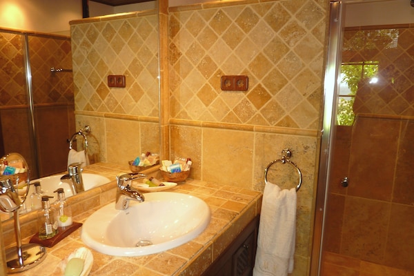 Foto van Villa in Andalusiכ met sauna - Vakantiehuis in Villanueva de la Concepción - BathRoom