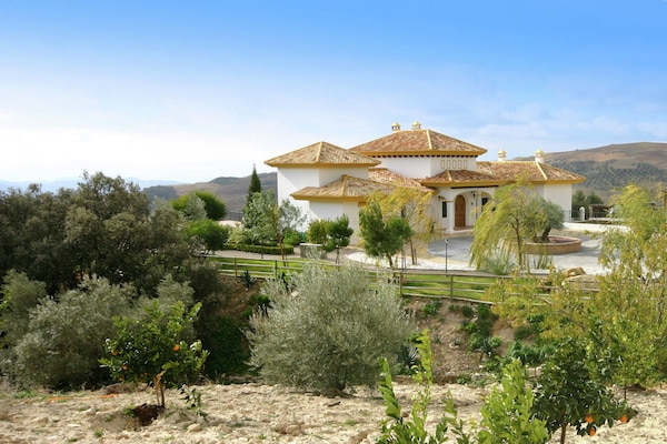Foto van Villa in Andalusiכ met sauna - Vakantiehuis in Villanueva de la Concepción - ExteriorSummer