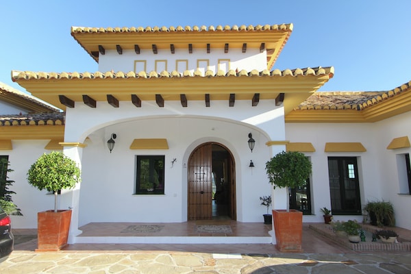 Foto van Villa in Andalusiכ met sauna - Vakantiehuis in Villanueva de la Concepción - ExteriorSummer