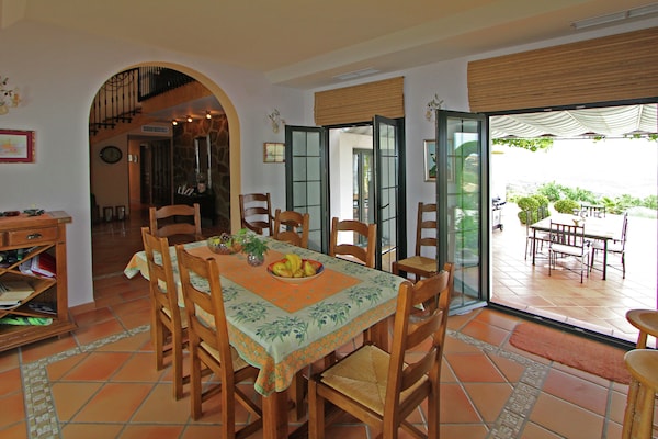 Foto van Villa in Andalusiכ met sauna - Vakantiehuis in Villanueva de la Concepción - DiningRoom