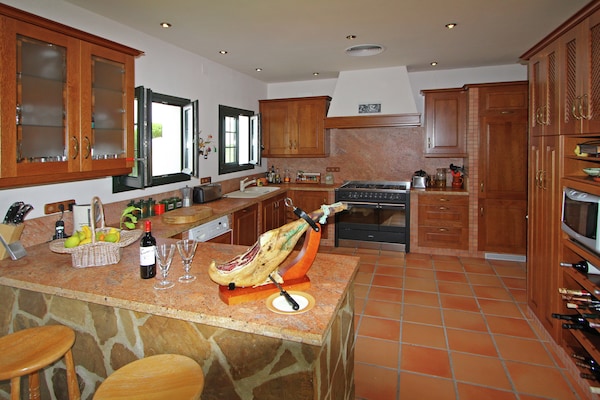 Foto van Villa in Andalusiכ met sauna - Vakantiehuis in Villanueva de la Concepción - Kitchen