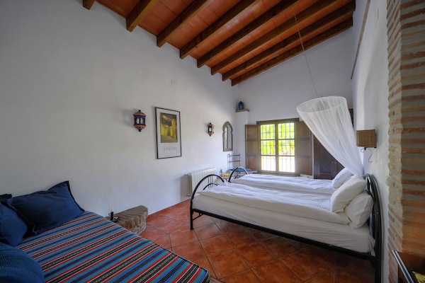 Foto van Vakantiehuis bij El Torcal Villanueva - Vakantiehuis in Antequera - BedRoom