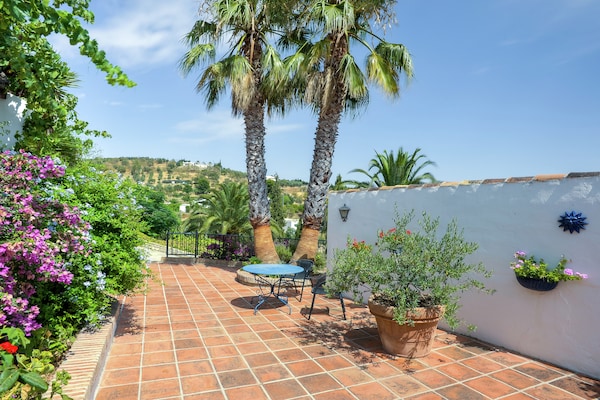 Foto van Vakantiehuis bij El Torcal Villanueva - Vakantiehuis in Antequera - TerraceBalcony