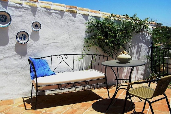 Foto van Vakantiehuis bij El Torcal Villanueva - Vakantiehuis in Antequera - TerraceBalcony
